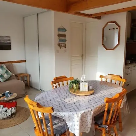 Dom wakacyjny O Abrigo Maison Avec Piscine Proche Mer/ *